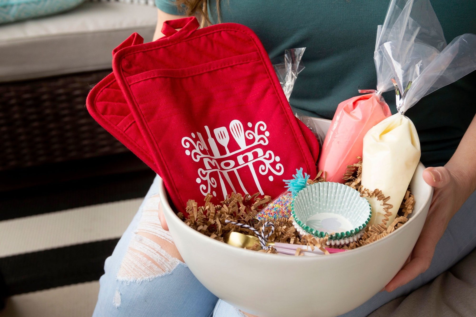 DIY Mothers Day Gift Basket Idea | Daisy Lane Company